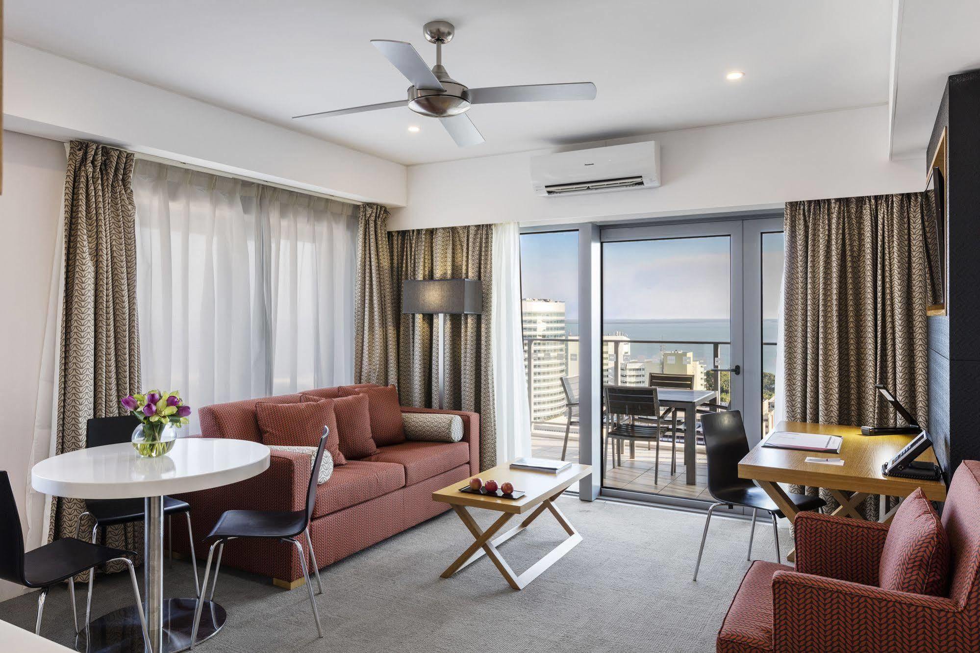 Oaks Darwin Elan Hotel المظهر الخارجي الصورة
